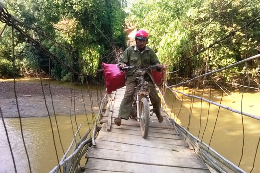 Gia Lai Cảnh báo từ những chiếc cầu treo